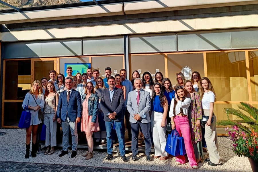 Alumnos de la Universidad Pontificia de Comillas ICADE Business School visitan Alicante para formar grupos de estudio encaminados al desarrollo de la ciudad