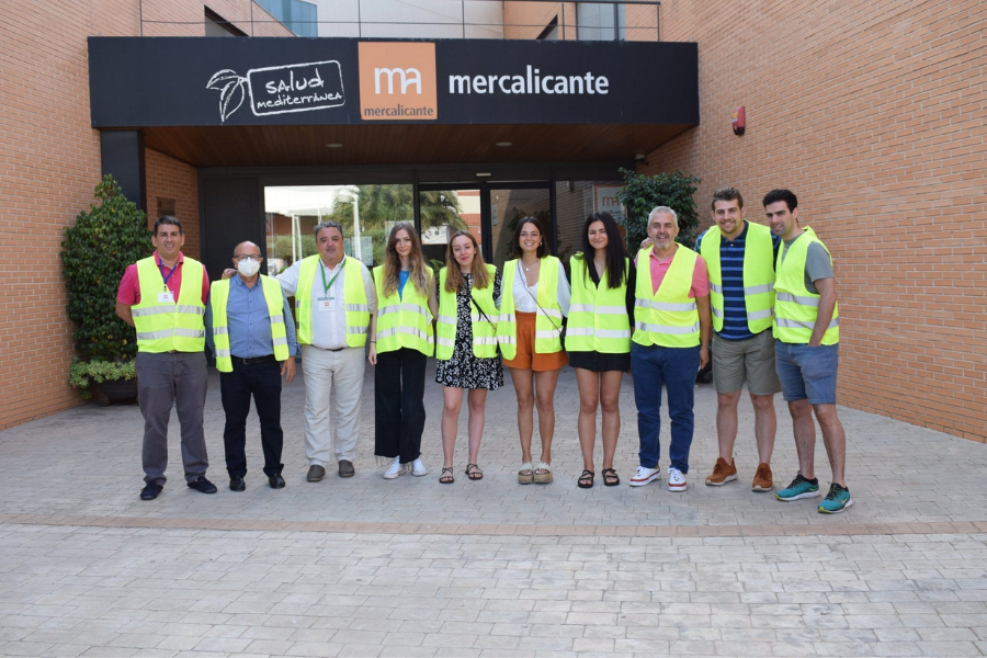 ICADE students visit the food distribution, commercialisation, transformation and logistics centre MERCALICANTE
