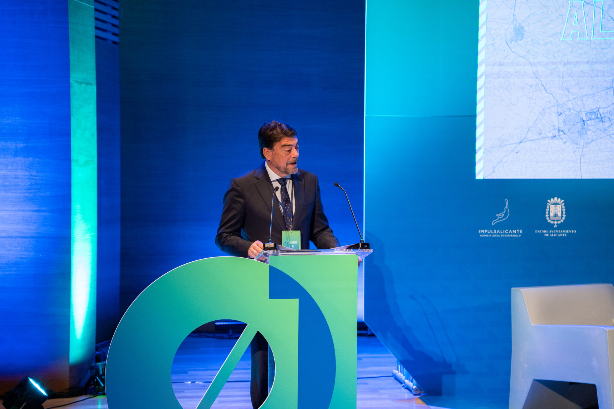El debate sobre la digitalización y las nuevas tecnologías en la Administración Pública abren el congreso Alicante Futura